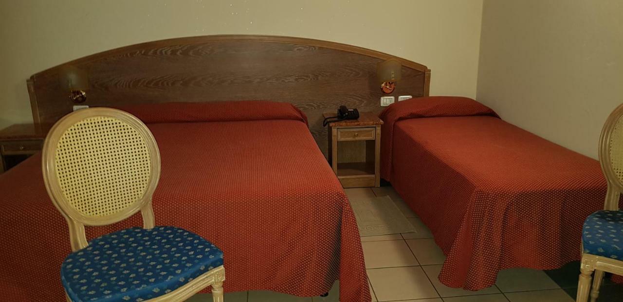 Hotel La Cupola Novara Zewnętrze zdjęcie